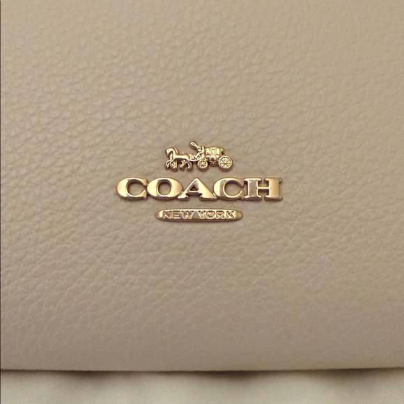 🌸 Coach NWT Chalk Pebbled Leather Slim Crossbody Bag with Gold Hardware - Picture 6 of 9